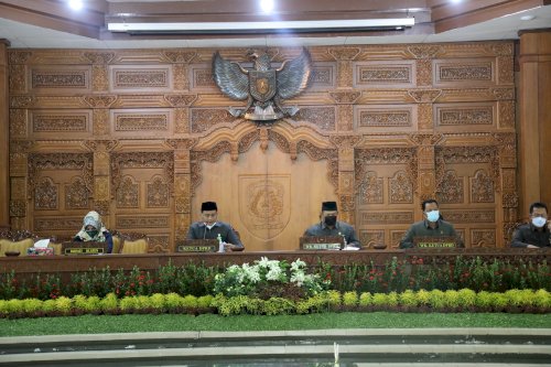 Rapat Paripurna dengan agenda Penyampaian Rangkuman Hasil Pembahasan Komisi terhadap Rancangan Awal RPJMD Tahun 2021 - 2026, Penyampaian Jawaban Bupati atas Pemandangan Umum Fraksi-Fraksi, dan Persetujuan Rancangan Awal RPJMD Kabupaten Klaten Tahun 2021-2026 serta Penyerahan Dokumen Raperda, Senin Pagi di Ruang Raripurna DRPD Kab. Klaten (19 April 2021)  #dprdklaten  #rapatparipurnadprd  #rpjmd 