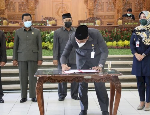 Rapat Paripurna dengan agenda Penyampaian Rangkuman Hasil Pembahasan Komisi terhadap Rancangan Awal RPJMD Tahun 2021 - 2026, Penyampaian Jawaban Bupati atas Pemandangan Umum Fraksi-Fraksi, dan Persetujuan Rancangan Awal RPJMD Kabupaten Klaten Tahun 2021-2026 serta Penyerahan Dokumen Raperda, Senin Pagi di Ruang Raripurna DRPD Kab. Klaten (19 April 2021)  #dprdklaten  #rapatparipurnadprd  #rpjmd 