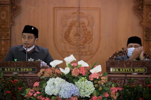 Rapat Paripurna  Persetujuan Dewan terhadap Raperda tentang Grand Design Pembangunan Kependudukan Tahun 2021-2031 dan Raperda tentang Perubahan atas Peraturan Daerah Kab. Klaten Nomor 16 Tahun 2013 tentang Jaminan Kesehatan Masyarakat Miskin Kabupaten Klaten yang kemudian dilanjutkan oleh Penyampaian Pendapat Akhir Bupati, Acara berlangsung di Gedung Paripurna, Jumat Pagi (18/6)