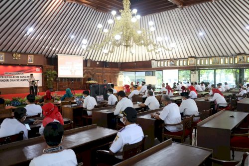 Momentum Peringatan Hari Jadi Kabupaten Klaten ke-217 di Pendopo Kabupaten Klaten, kemudian dilanjutkan Ziarah ke makam Bupati Kab. Klaten Pertama, Kedua, dan Ketiga sebagai bentuk penghormatan dan mengenang jasa serta pengabdian para pendahulu, Rabu Pagi(28/7)  #dprdklaten #bersamasasatutujuan #klaten217