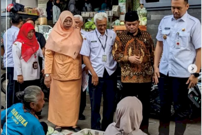 Ketua DPRD Kabupaten Klaten, H. Edy Sasongko, bersama Plh Bupati Klaten, Benny Indra Ardhianto, turun langsung ke Pasar Gede, Rabu (26/2/2025), untuk melakukan inspeksi mendadak (sidak) dalam rangka pemantauan harga, ketersediaan, dan distribusi bahan pokok menjelang Ramadhan dan Hari Raya Idul Fitri 1446 H