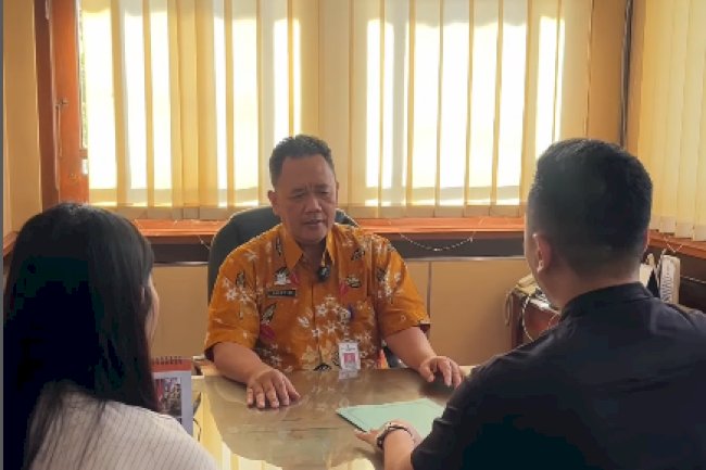 Korupsi kecil atau petty corruption yang masih sering terjadi di lingkungan birokrasi, yaitu nepotisme dan penyuapan dalam proses penerimaan kerja.