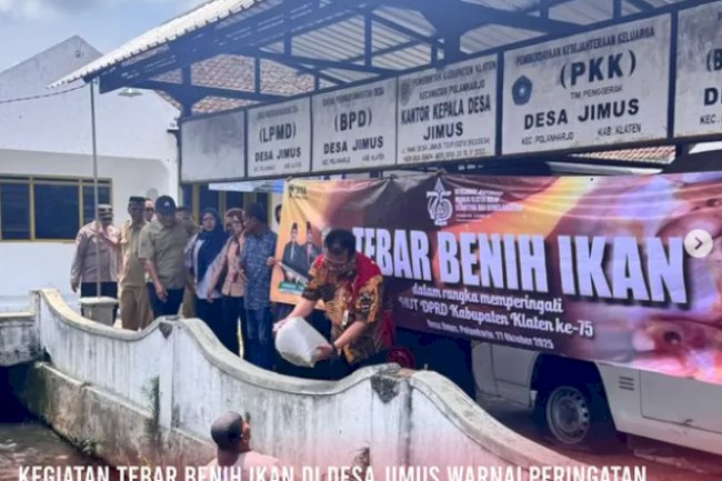 Kegiatan Tebar Benih Ikan di Desa Jimus Warnai Peringatan HUT ke-75 DPRD Kabupaten Klaten