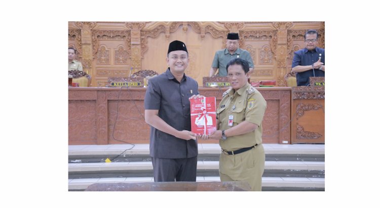 DPRD KLATEN GELAR RAPAT PARIPURNA “ PENYAMPAIAN PENJELASAN BUPATI  ATAS LAPORAN KETERANGAN PERTANGGUNGJAWABAN  (LKPJ) 2022 & PENYAMPAIAN PENJELASAN BUPATI TERHADAP LIMA RAPERDA ”