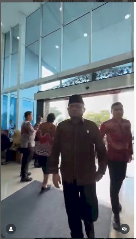 Ketua DPRD Kabupaten Klaten, Edy Sasongko bersama rekan rekan Forkopimda Kabupaten Klaten menghadiri undangan Serah Terima Jabatan, Kepala Badan Pemeriksa Keuangan Perwakilan Jawa Tengah, Ahmad Luthfi H. Rahmatullah, Rabu siang (12/3) di Ruang Auditorium lt 3, Kantor BPK Perwakilan Provinsi Jawa Tengah