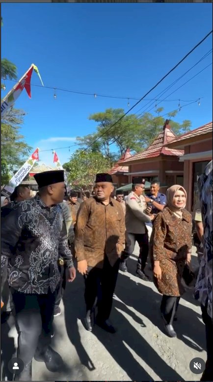 Ketua DPRD Kabupaten Klaten bersama rekan rekan Forkopimda menghadiri Tradisi Grebeg Syawalan 1446 H / 2025 M yang dirangkai dengan Halal bi Halal Bupati Klaten dengan warga Masyarakat Kabupaten Klaten, Senin pagi (7/4) di Bukit Sidoguro, Krakitan.