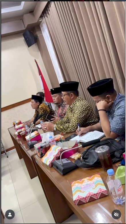 Audiensi Pimpinan, Ketua Fraksi dan Ketua Komisi DPRD Kabupaten Klaten dengan Pengurus Majelis Ulama Indonesia (MUI) Kabupaten Klaten Rabu siang (21/5) di Ruang Pertemuan DPRD Kabupaten Klaten.